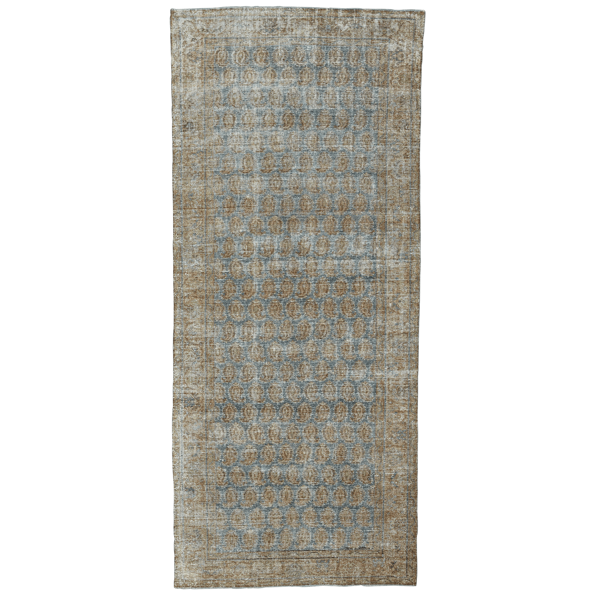 For generations, Elte has worked with expert local rug pickers throughout Morocco, Iran, Turkey and Europe to source vintage and antique rugs.