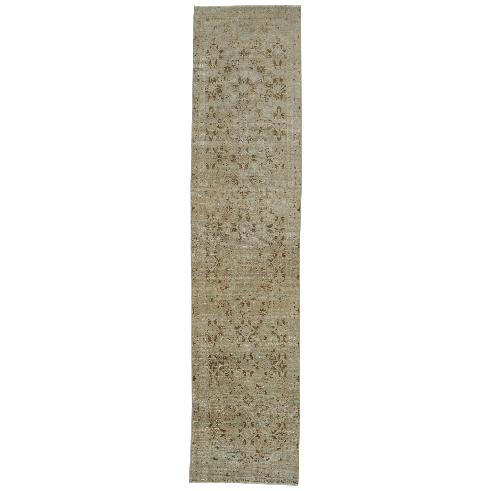 For generations, Elte has worked with expert local rug pickers throughout Morocco, Iran, Turkey and Europe to source vintage and antique rugs.
