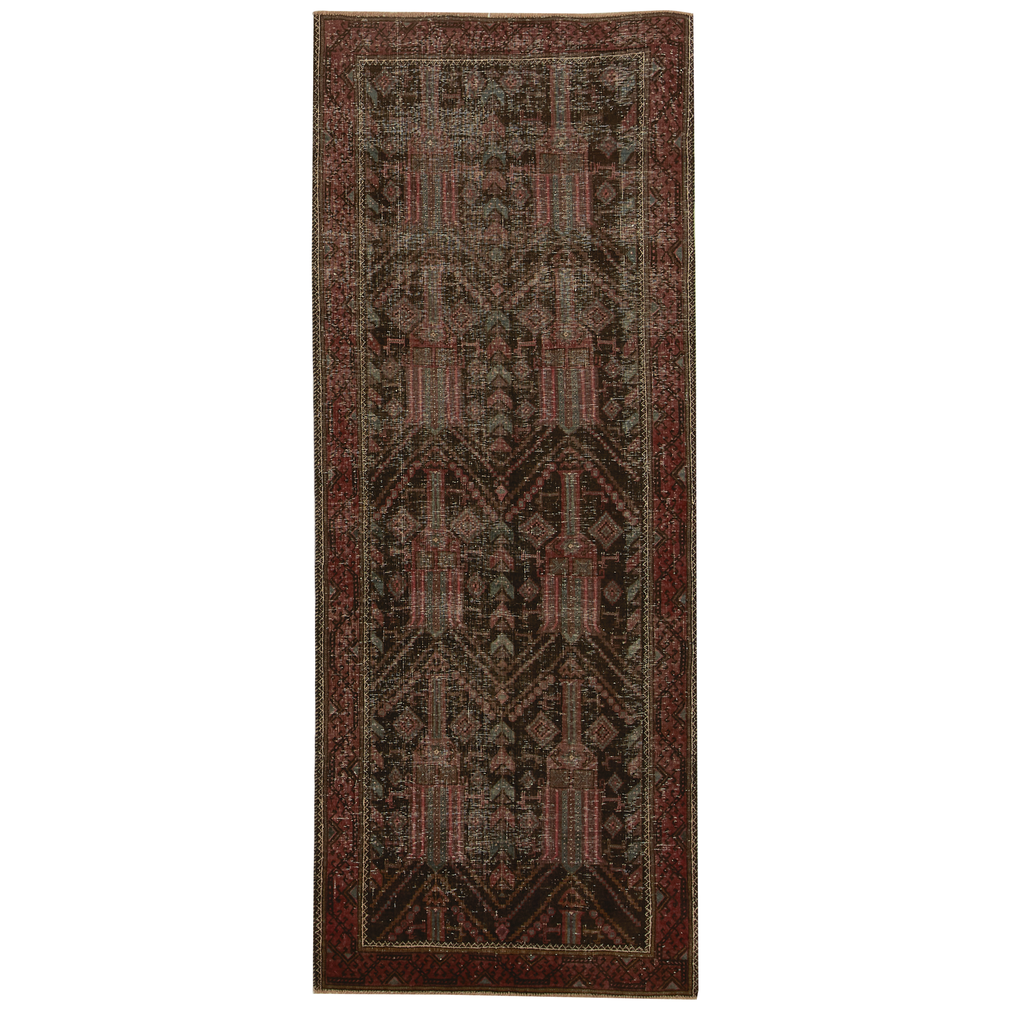 For generations, Elte has worked with expert local rug pickers throughout Morocco, Iran, Turkey and Europe to source vintage and antique rugs.