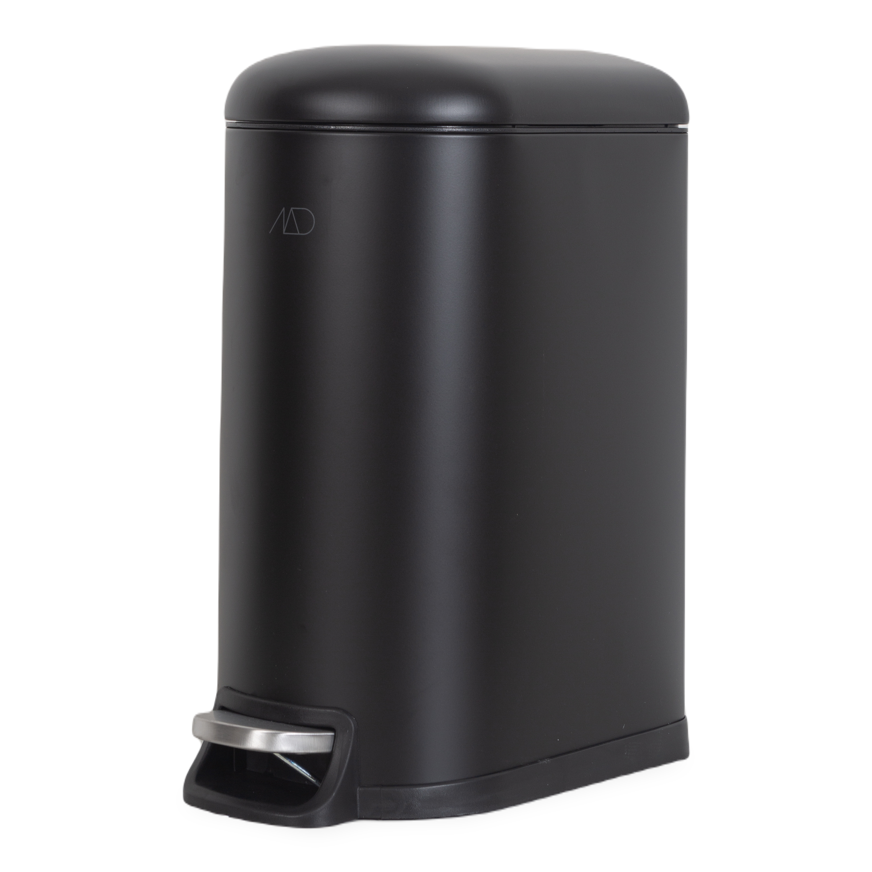 Defined by its rounded edges and sleek figure, the Metal Pedal Wastebin has a captivating, stylish design for spaces where you have limited surfaces, perfect for offices, kitchens