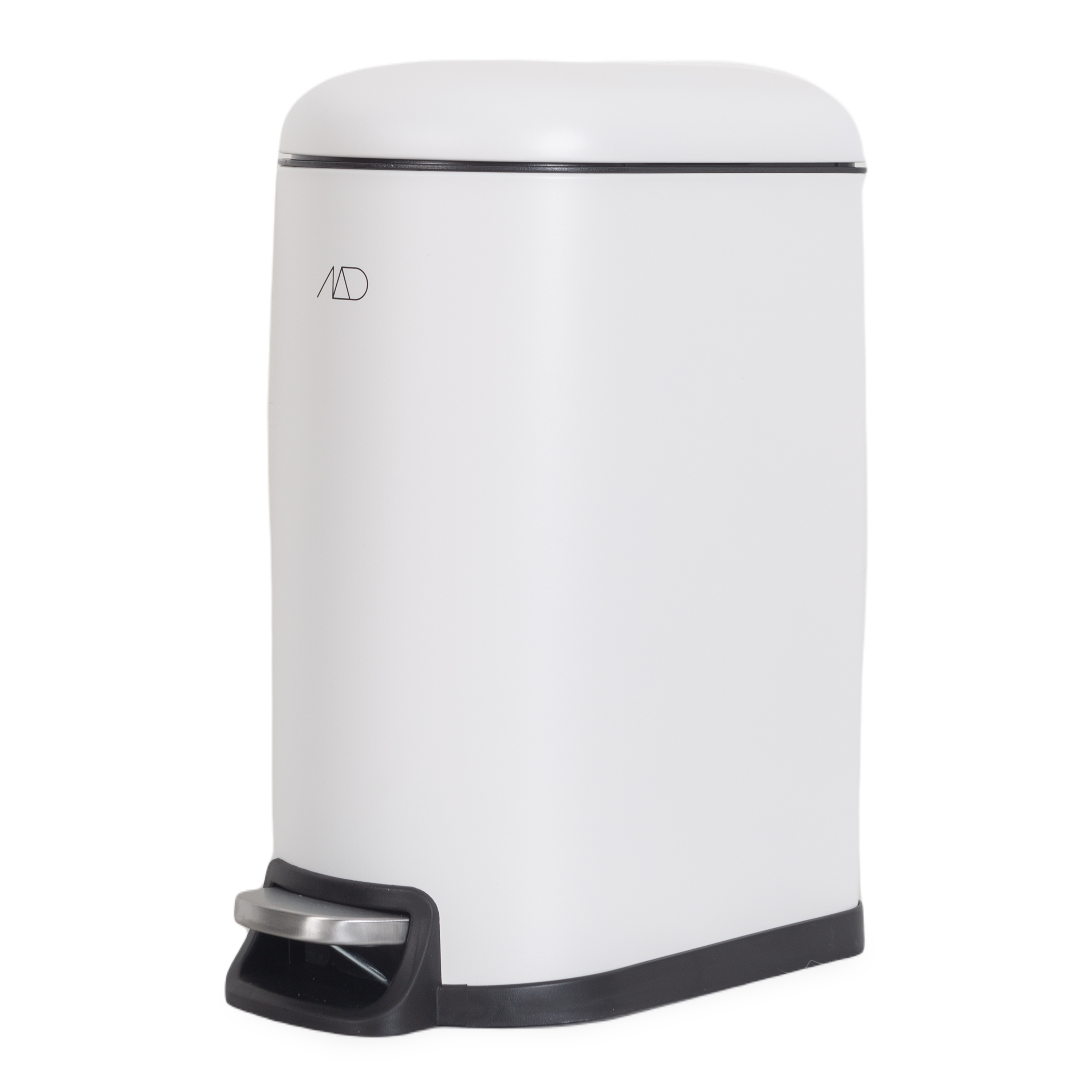 Defined by its rounded edges and sleek figure, the Metal Pedal Wastebin has a captivating, stylish design for spaces where you have limited surfaces, perfect for offices, kitchens