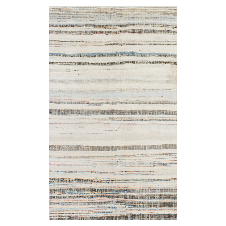 For generations, Elte has worked with expert local rug pickers throughout Morocco, Iran, Turkey and Europe to source vintage and antique rugs.