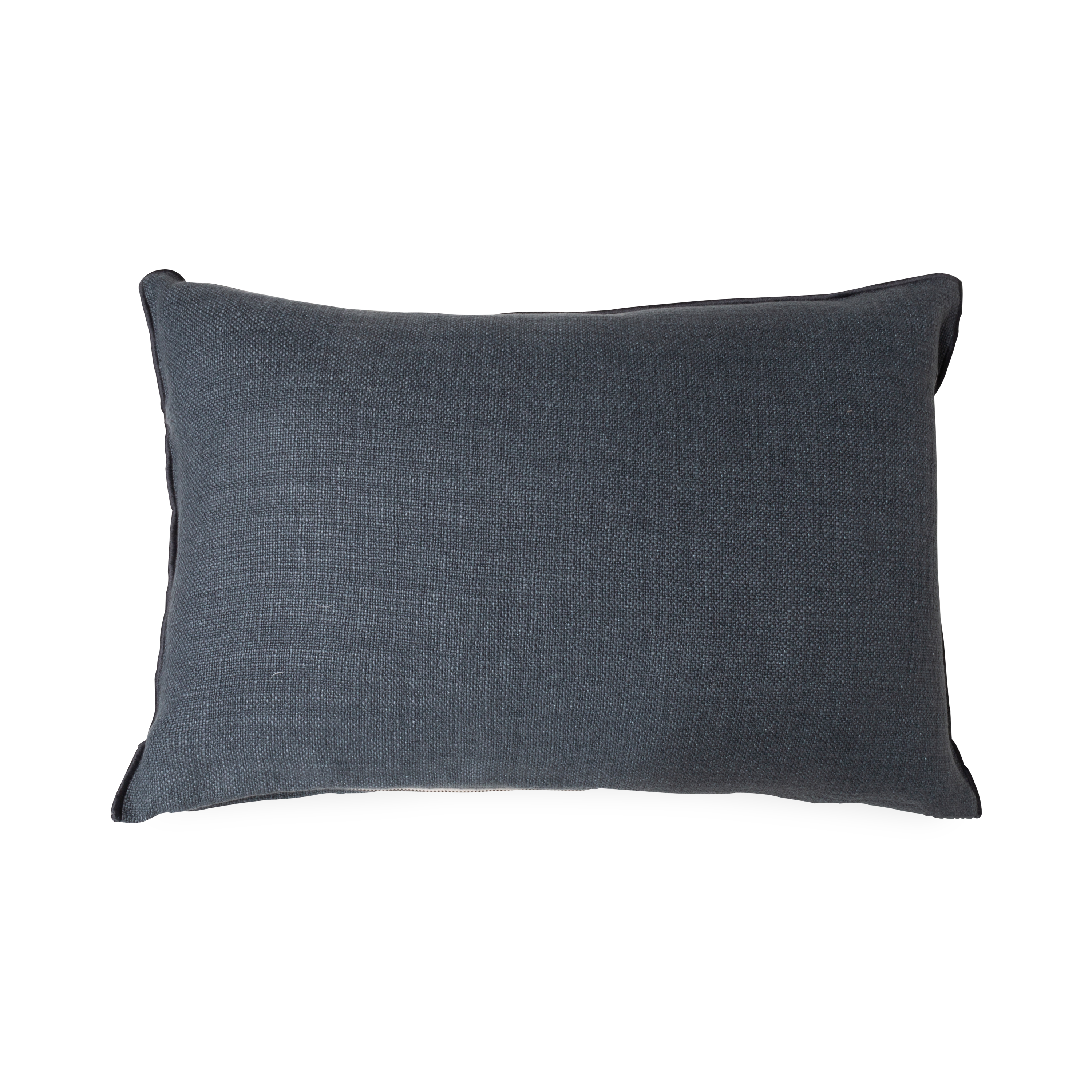A luxe display of luxe linen, the Vintage Linen Pillow adds a texturally captivating touch to your lounging space.