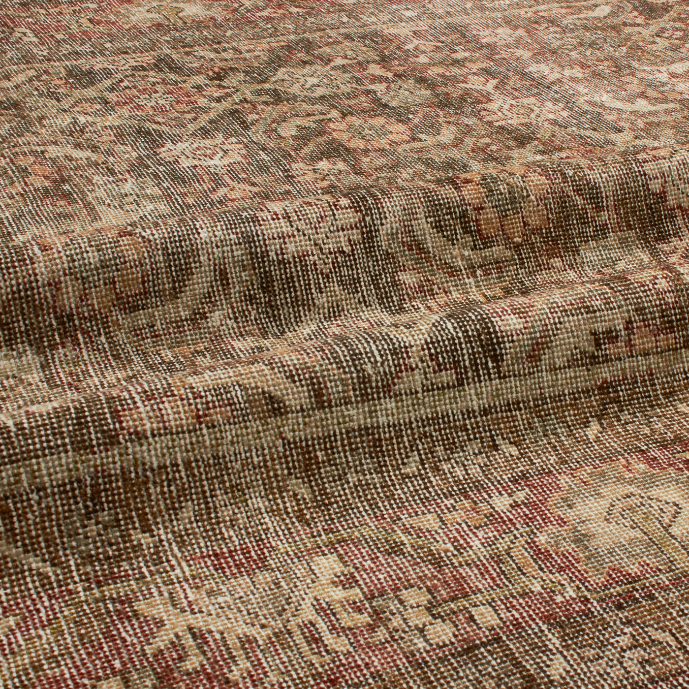 For generations, Elte has worked with expert local rug pickers throughout Morocco, Iran, Turkey and Europe to source vintage and antique rugs.