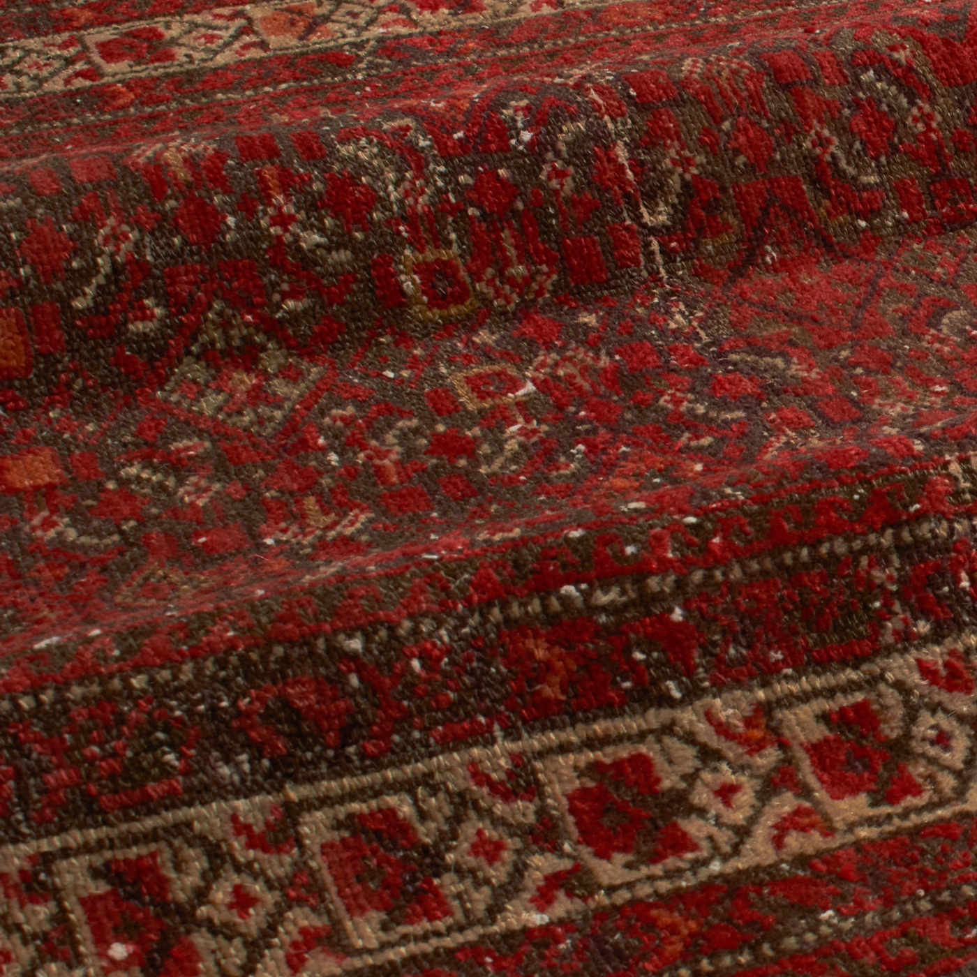 For generations, Elte has worked with expert local rug pickers throughout Morocco, Iran, Turkey and Europe to source vintage and antique rugs.
