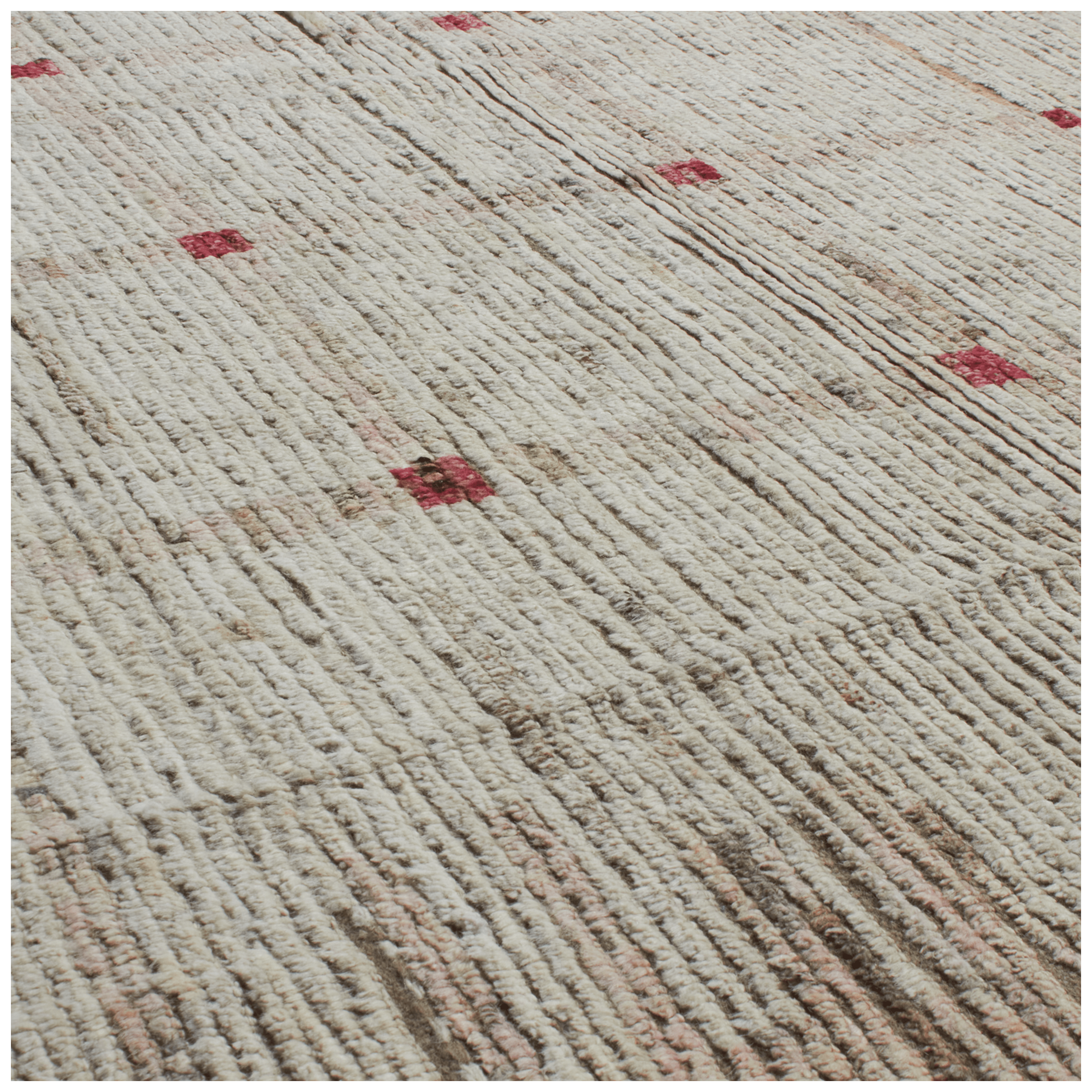 Revered for its lustre and soft hand, the natural qualities of wool from ancient Karakul sheep are honoured through restraint and refinement.