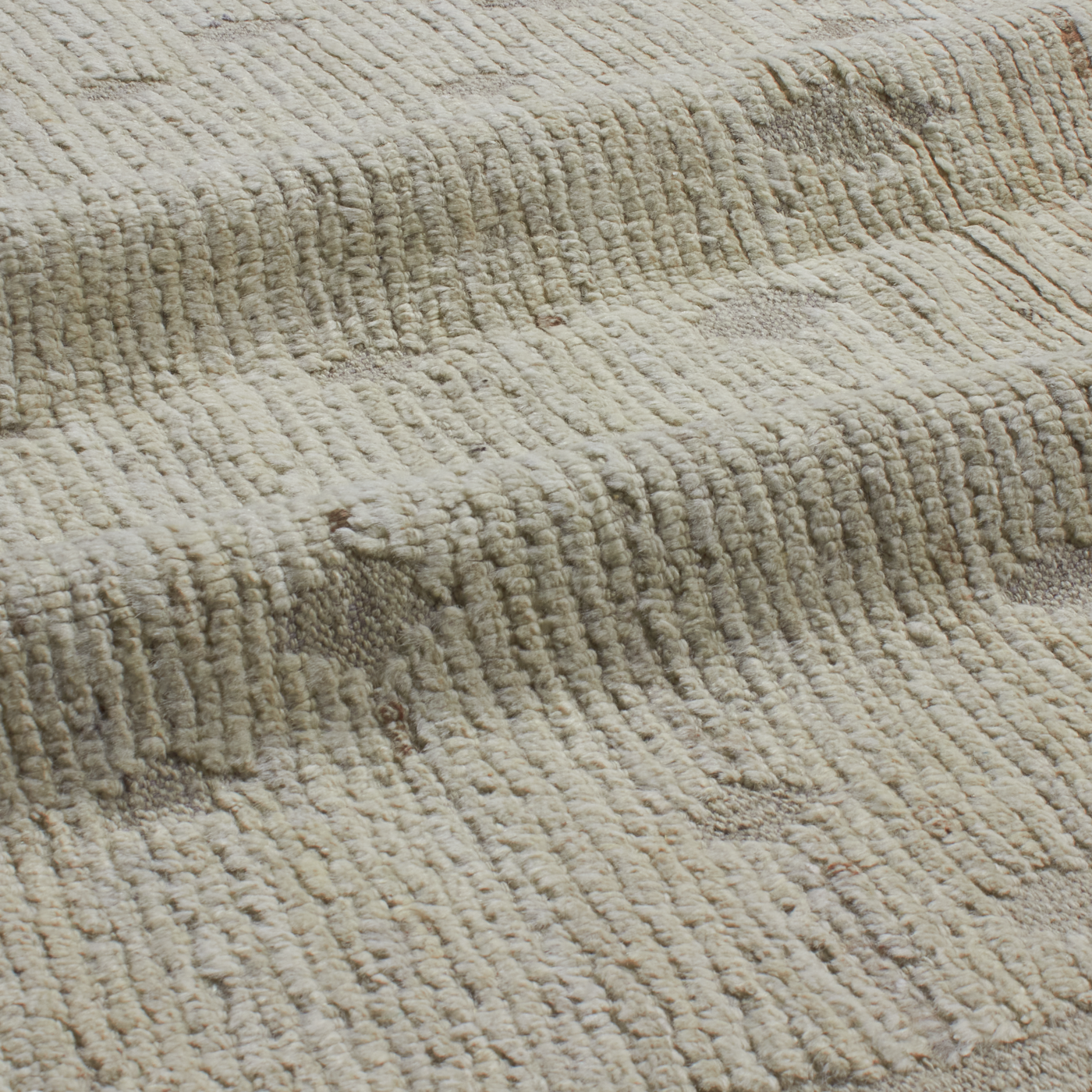 Revered for its lustre and soft hand, the natural qualities of wool from ancient Karakul sheep are honoured through restraint and refinement.