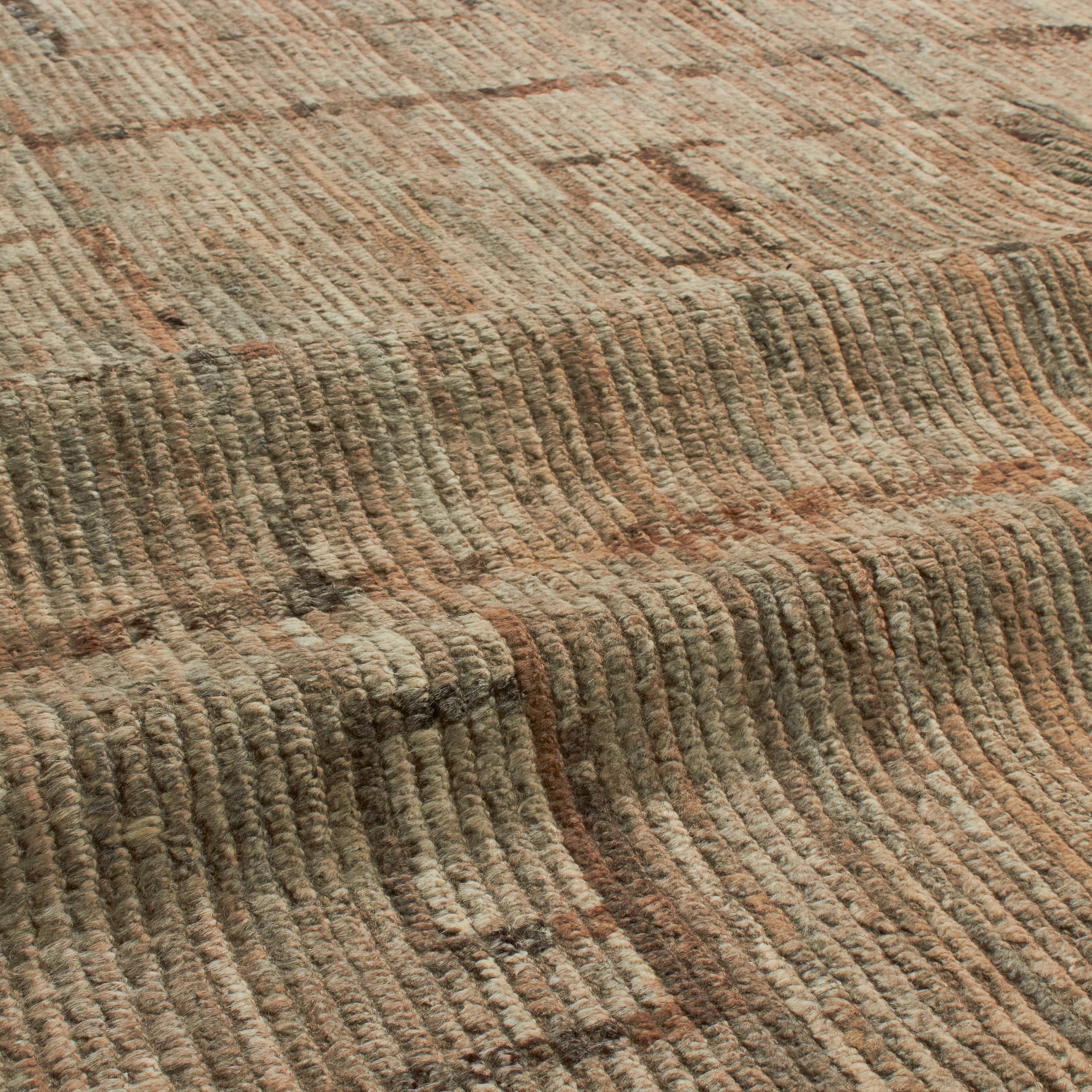 Revered for its lustre and soft hand, the natural qualities of wool from ancient Karakul sheep are honoured through restraint and refinement.