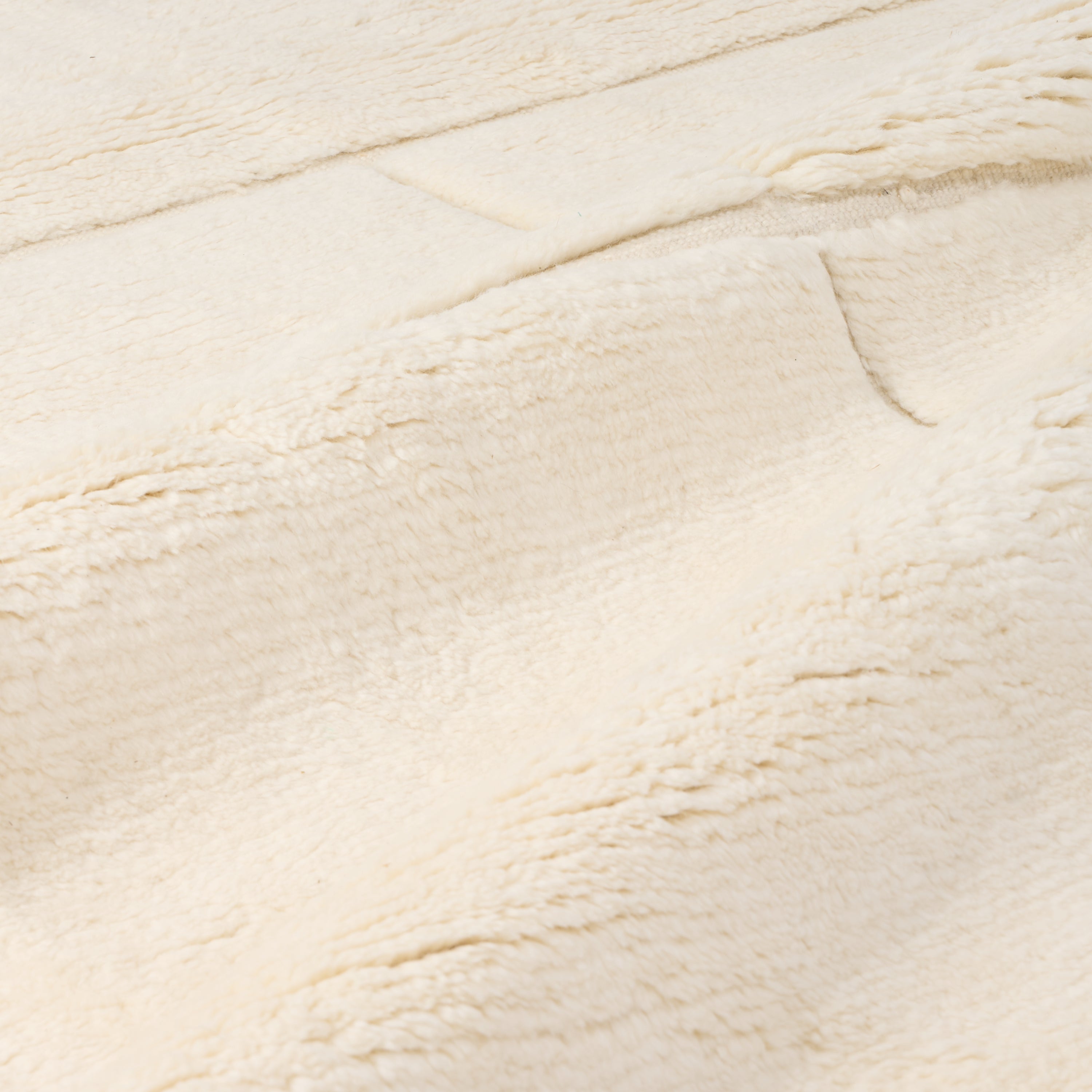 Wallis Ivory