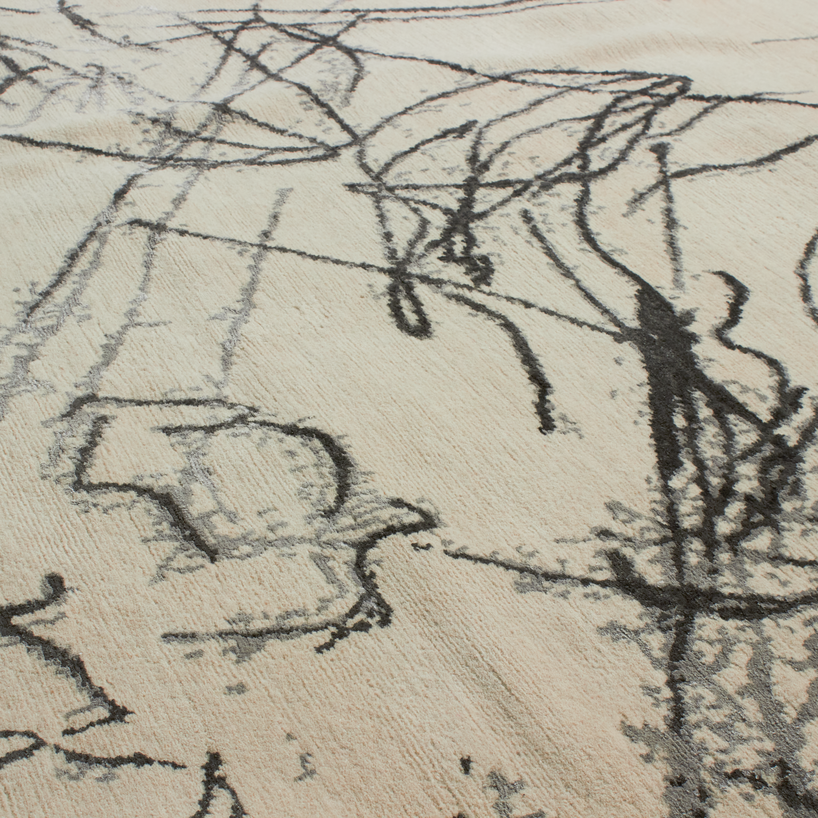 Flavia Ivory/Charcoal