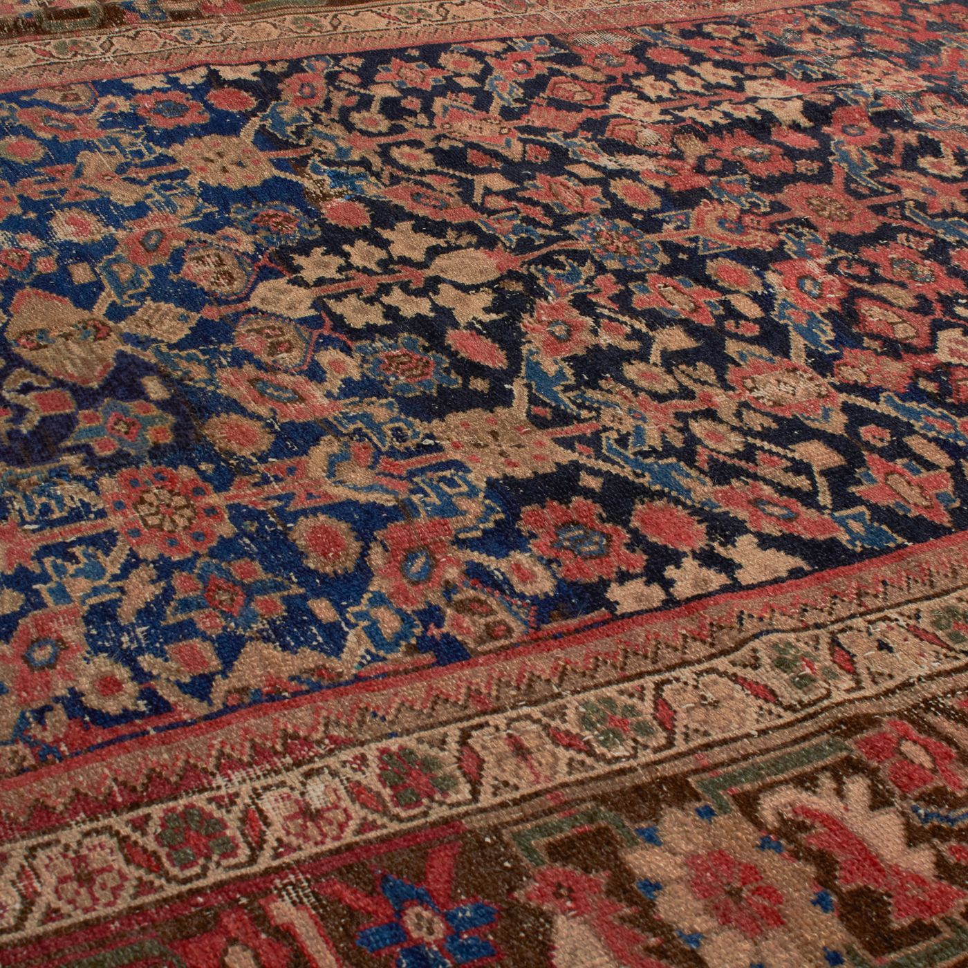 For generations, Elte has worked with expert local rug pickers throughout Morocco, Iran, Turkey and Europe to source vintage and antique rugs.