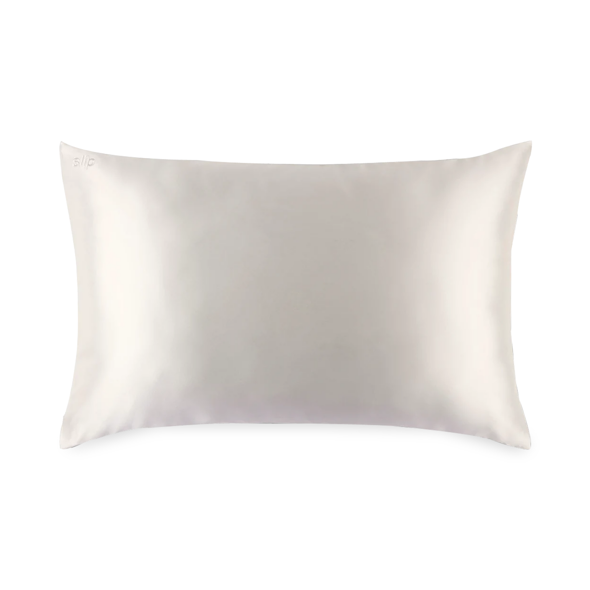 The Silk Pillowcase is made with the highest grade (6A) long fiber mulberry silk, with a thickness of 22 momme and non-toxic dyes.